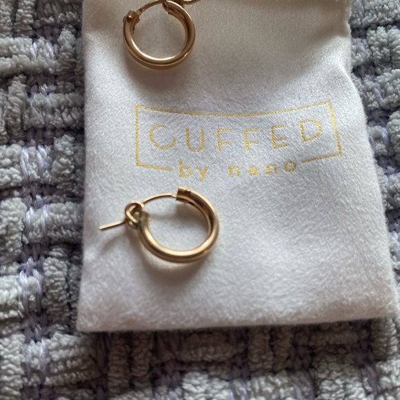 13mm 14k Gold-Filled Gold Hoop Earrings - Picture 2 of 4